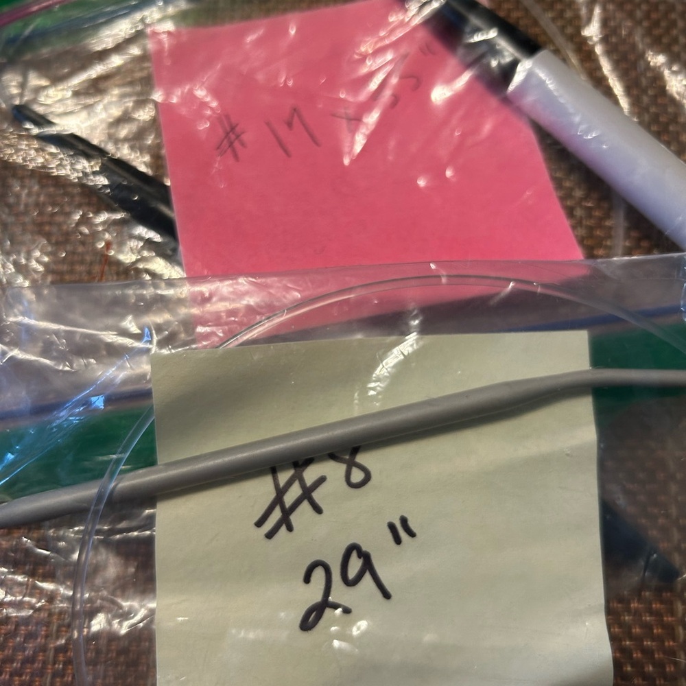 Lot of 11 Circular Knitting Needles - Picture 6 of 7